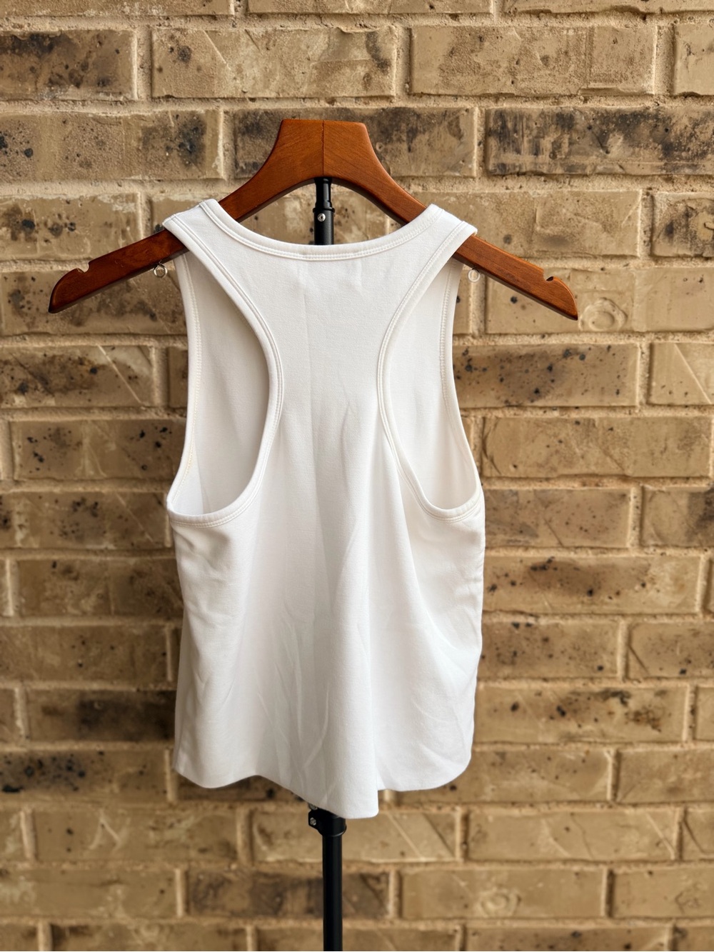 SSYS the label Women's White Racerback Tank - Sleek Everyday Layering size small - Picture 6 of 9